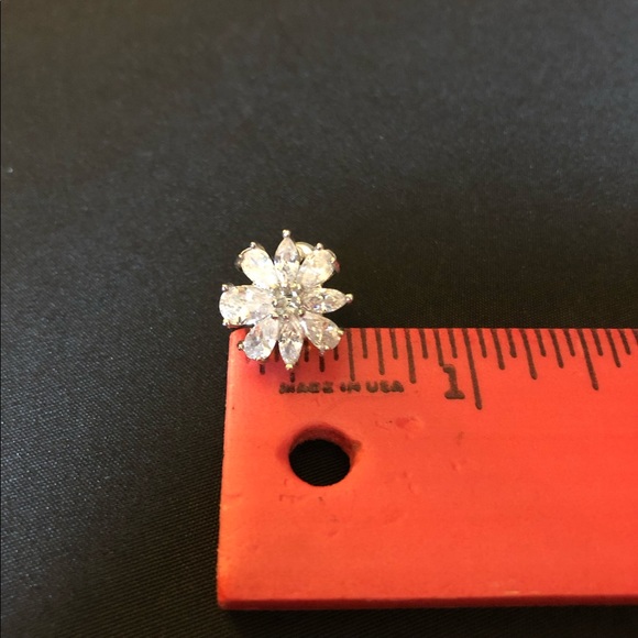 Beautiful Cubic Zirconia Necklace & Earring Jewelry Set - Picture 5 of 7